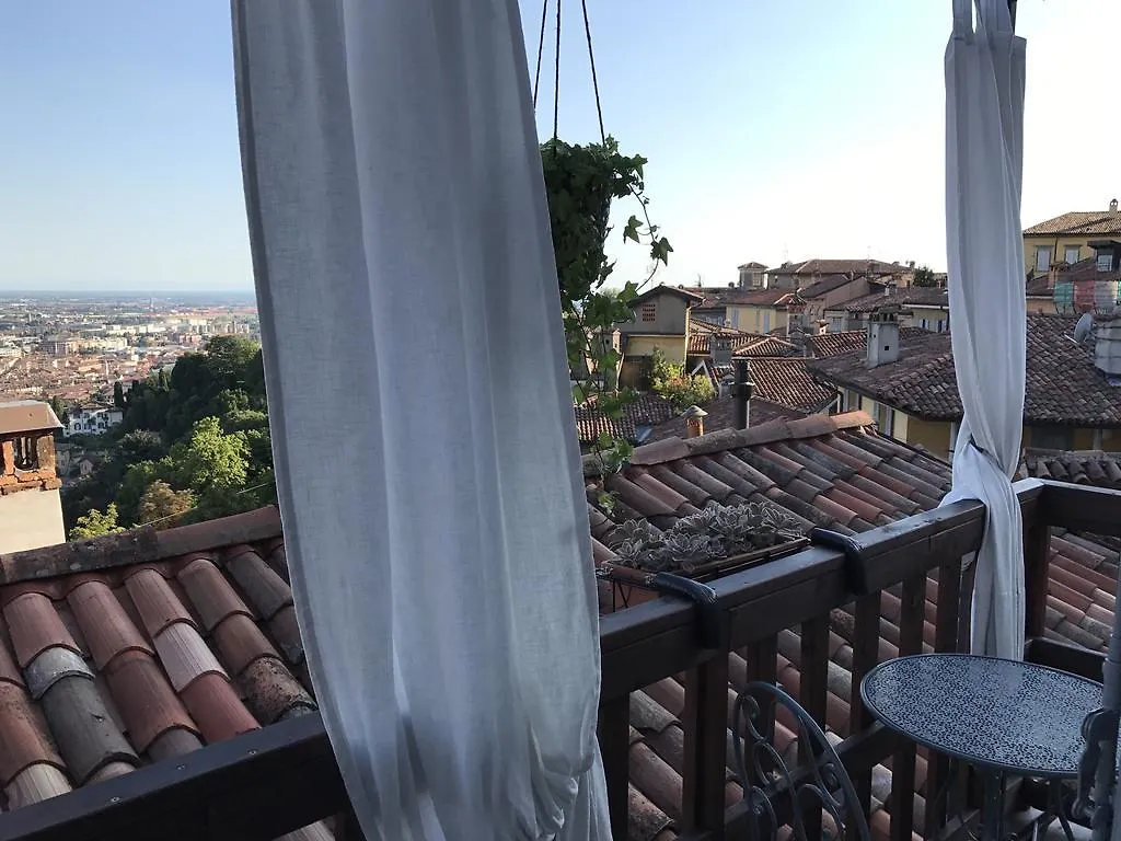 Livinn Bergamo La Mansardina1 E La Mansardina2 Дом отдыха